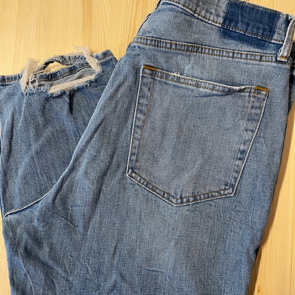 Abercrombie Ultra High Rise Ankle Straight Jean - Picture 2 of 3